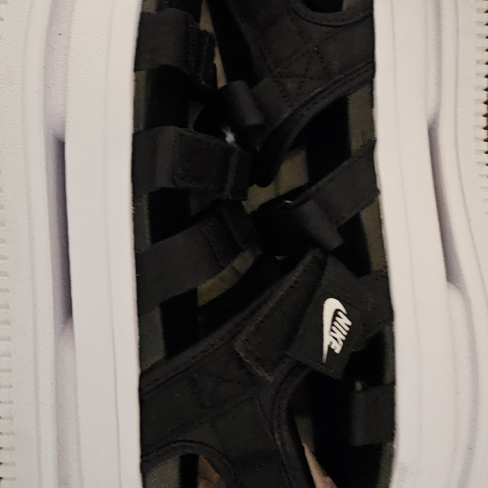 Nike Womens Black and White Sandals; Size 11